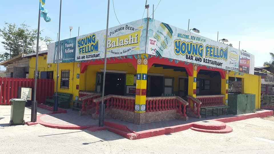 Young Fellow local authentic Aruban cuisine!!