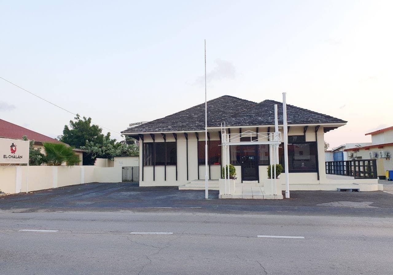 We are pleased to serve you at Caya Betico Croes #164. Phone: +297 58275. Whatsapp/Telegram: +297 6994346. (free parking)
