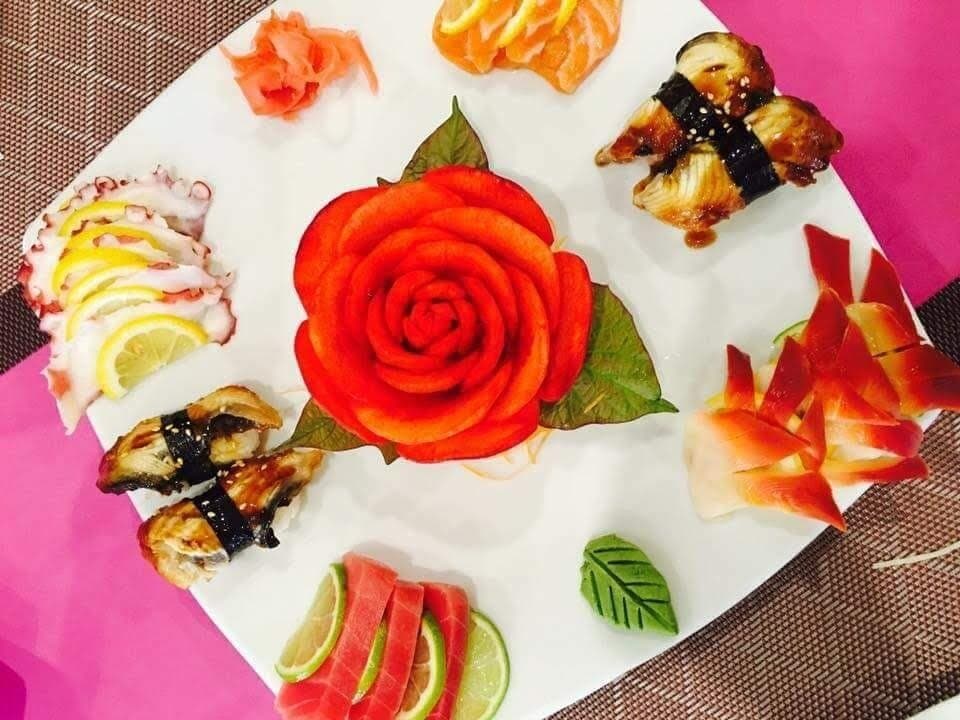 Mixed sushi plate